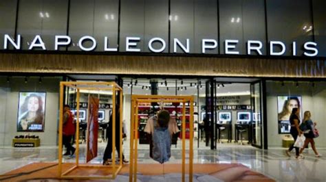 NAPOLEON PERDIS in Robina Town Centre .